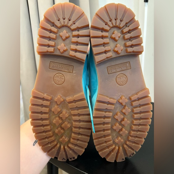 Turquoise Timberland boots - youth size 4.5 - nearly new condition - Picture 4 of 7